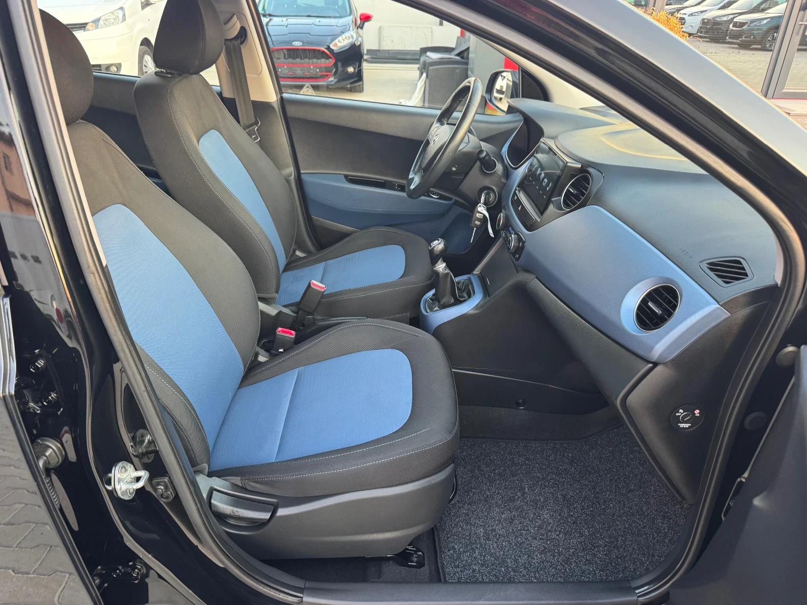 Hyundai I10 NAVI CAR PLAY, снимка 14 - Автомобили и джипове - 55221309