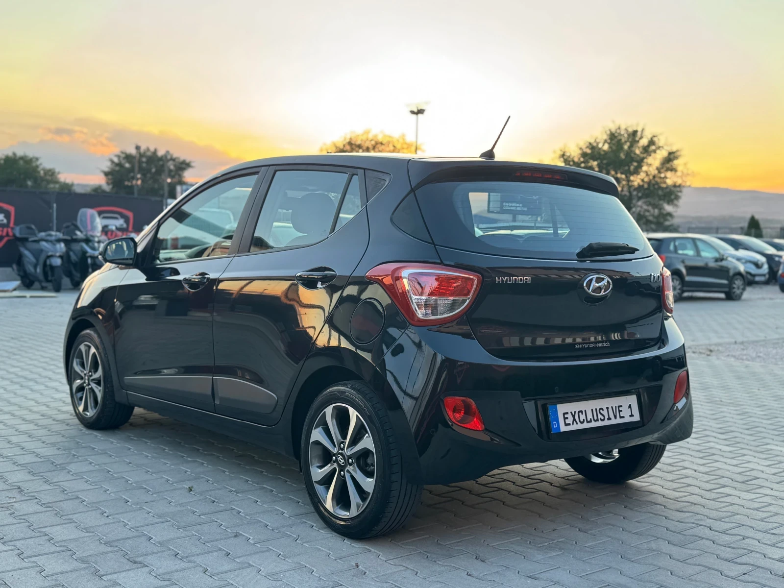 Hyundai I10 NAVI CAR PLAY, снимка 3 - Автомобили и джипове - 55221309