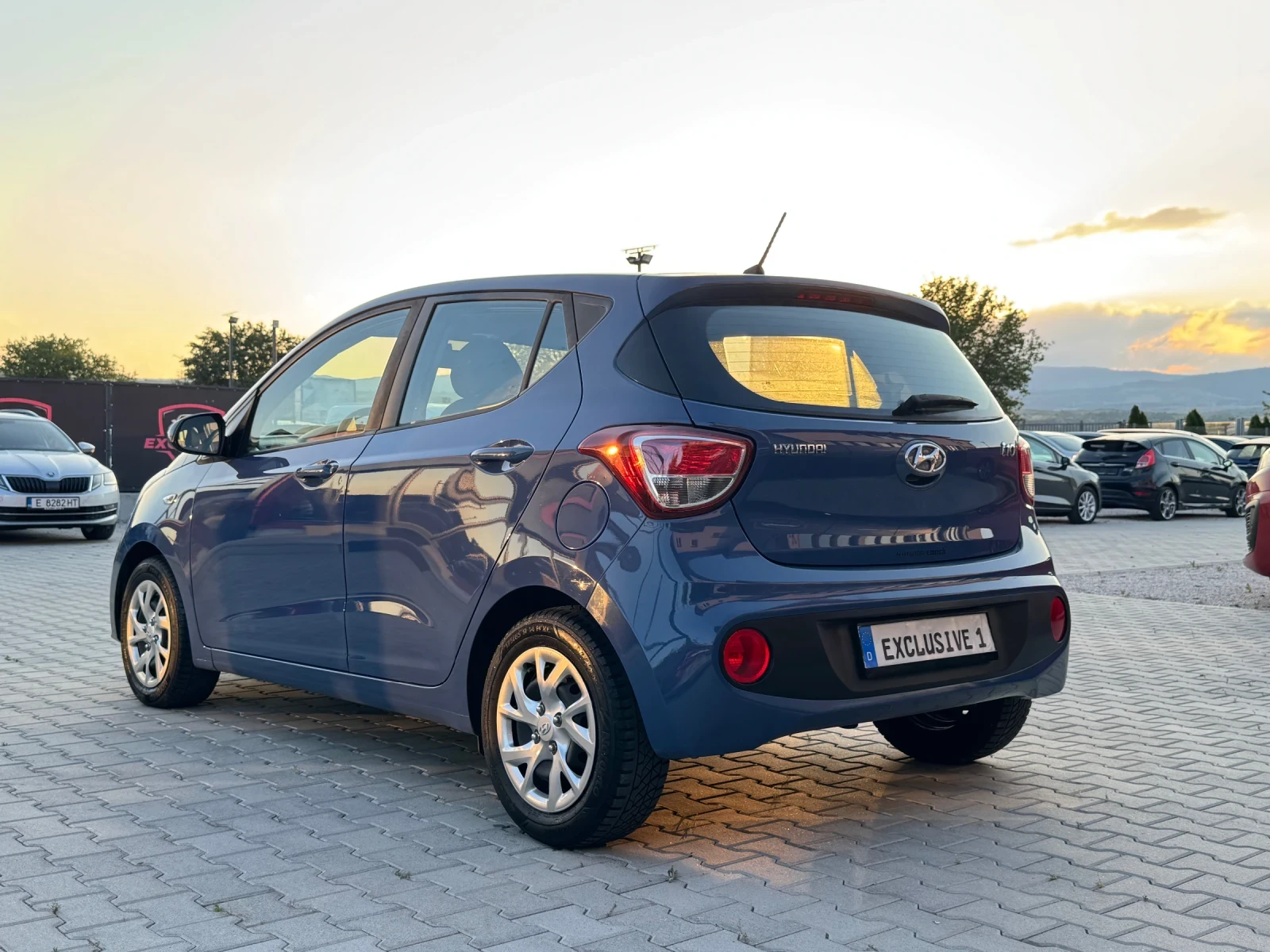 Hyundai I10 1.0i NAVI CAR PLAY, снимка 3 - Автомобили и джипове - 54825675