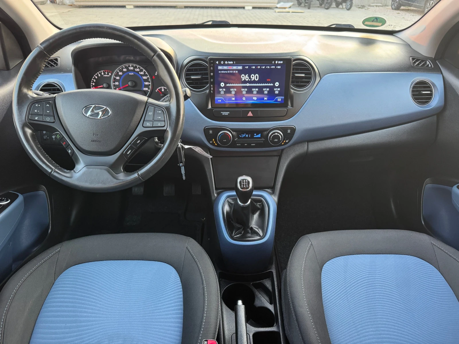 Hyundai I10 NAVI CAR PLAY, снимка 12 - Автомобили и джипове - 55221309