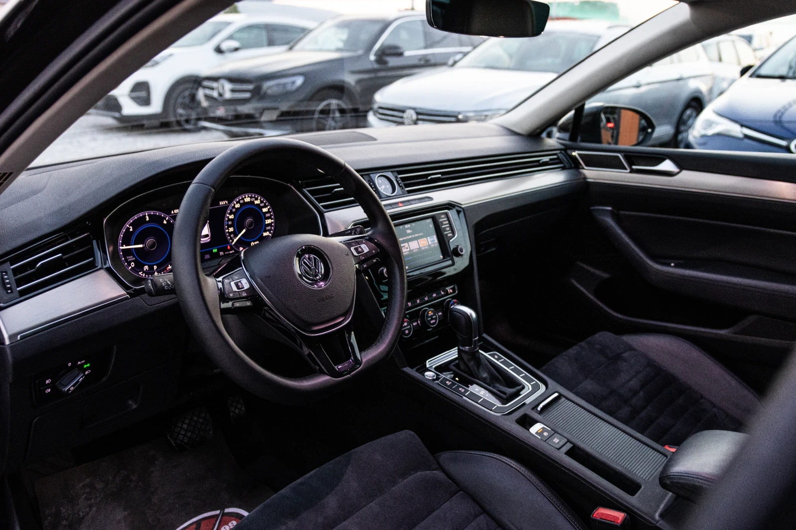 VW Passat  2.0TDI::Highline+ ::DSG6, снимка 10 - Автомобили и джипове - 55619616