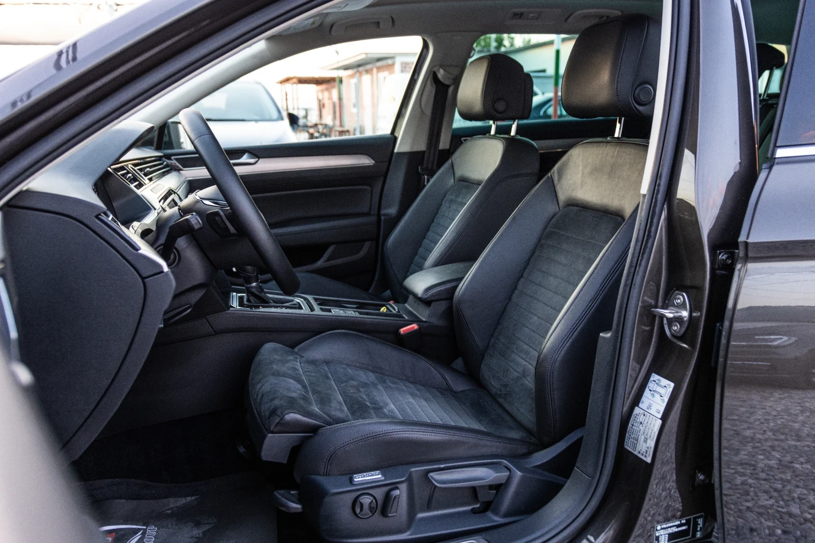VW Passat  2.0TDI::Highline+ ::DSG6, снимка 13 - Автомобили и джипове - 55619616