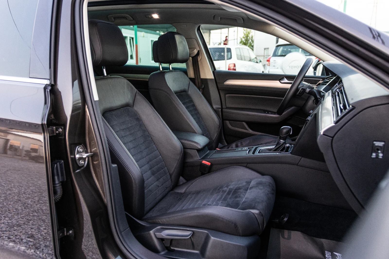 VW Passat  2.0TDI::Highline+ ::DSG6, снимка 14 - Автомобили и джипове - 55619616