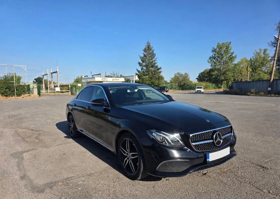 Mercedes-Benz E 220 Avantgarde 9 g-tronic, снимка 2 - Автомобили и джипове - 56016270