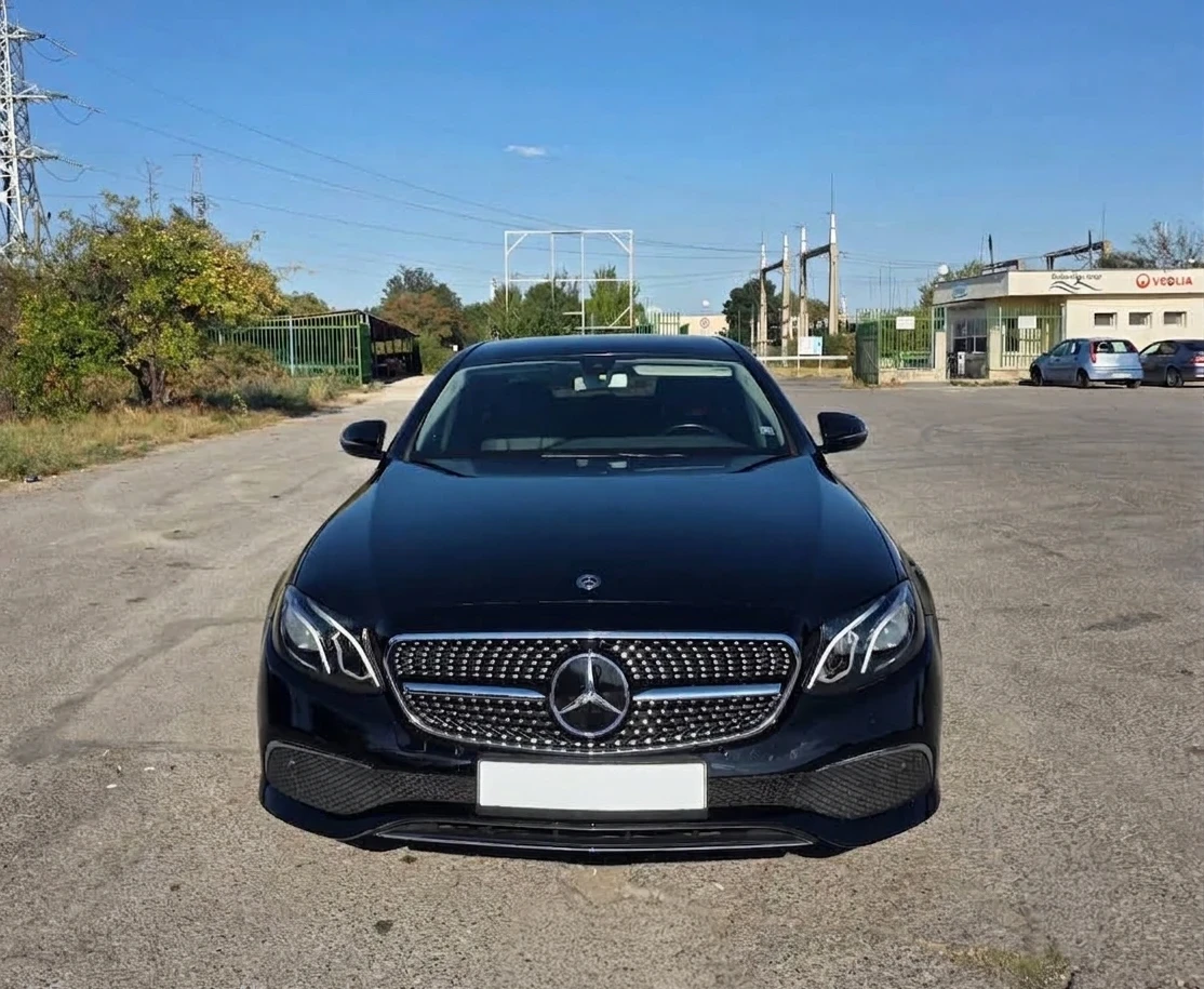 Mercedes-Benz E 220 Avantgarde 9 g-tronic, снимка 3 - Автомобили и джипове - 56016270