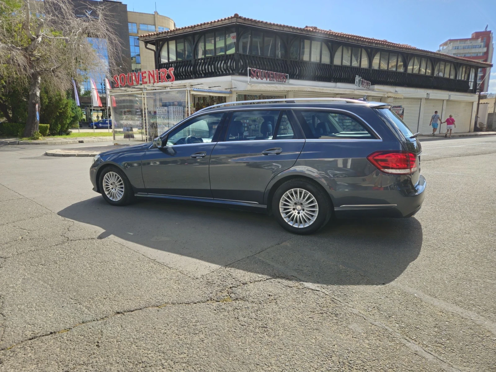 Mercedes-Benz 220, снимка 8 - Автомобили и джипове - 56556772