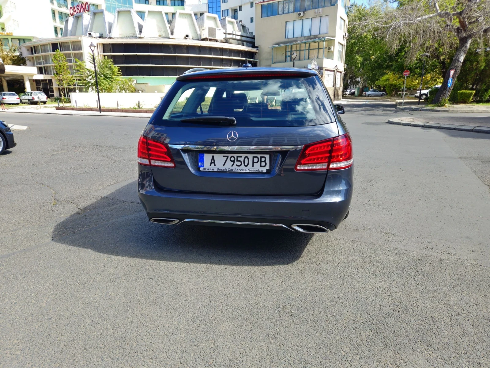 Mercedes-Benz 220, снимка 2 - Автомобили и джипове - 56556772