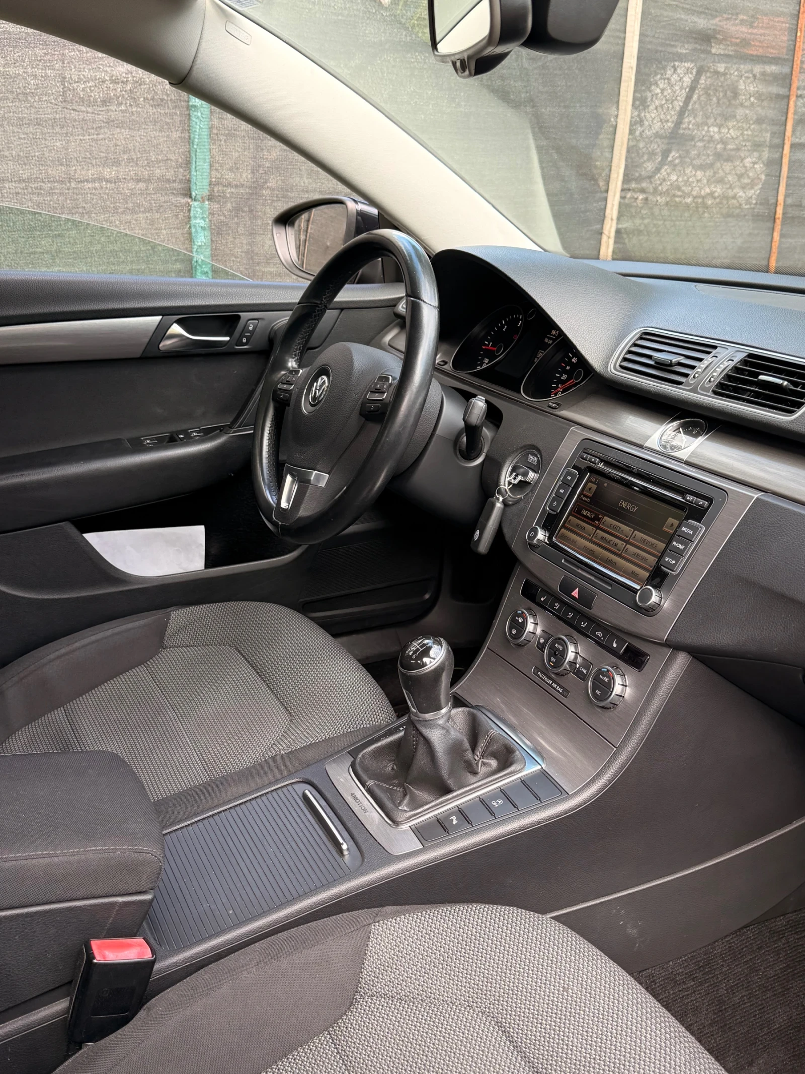 VW Passat 4х4 2.0Tdi, снимка 4 - Автомобили и джипове - 56744068