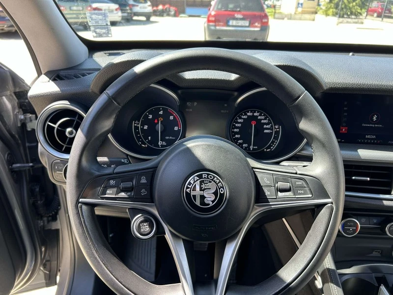 Alfa Romeo Stelvio 2.2Q4, снимка 9 - Автомобили и джипове - 47241266