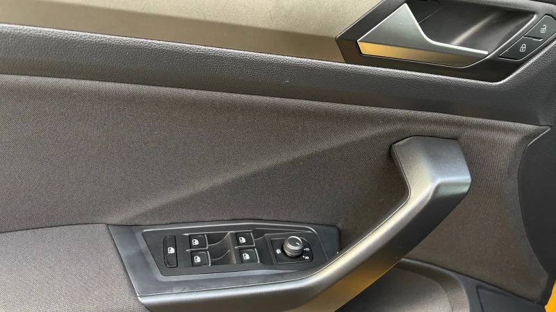 VW T-Roc Design 1, 5 TSI OPF 7/DSG, снимка 8 - Автомобили и джипове - 53402567