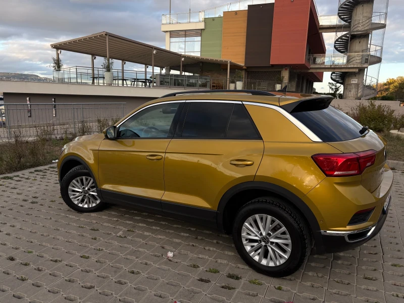 VW T-Roc Design 1, 5 TSI OPF 7/DSG, снимка 2 - Автомобили и джипове - 53402567