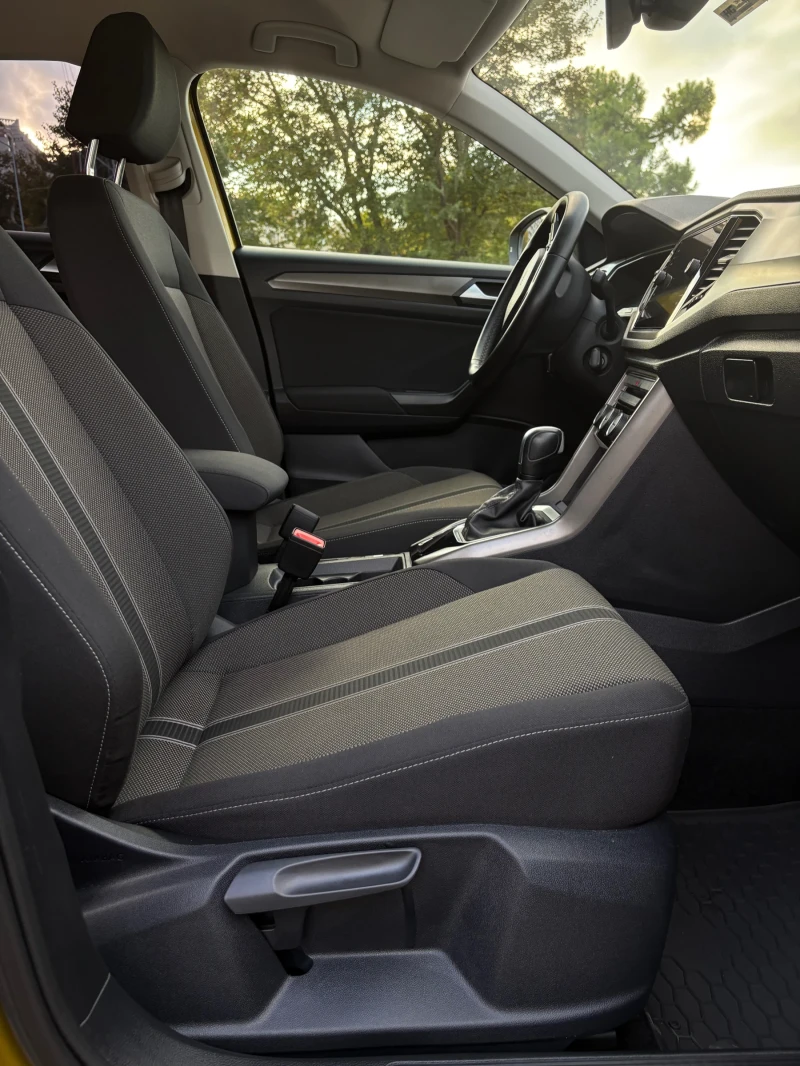 VW T-Roc Design 1, 5 TSI OPF 7/DSG, снимка 4 - Автомобили и джипове - 53402567
