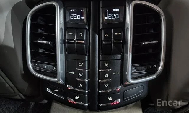 Porsche Cayenne 4.8 Turbo | ПАНОРАМА | МАСАЖ | ОБДУХВАНЕ | , снимка 16 - Автомобили и джипове - 54340668