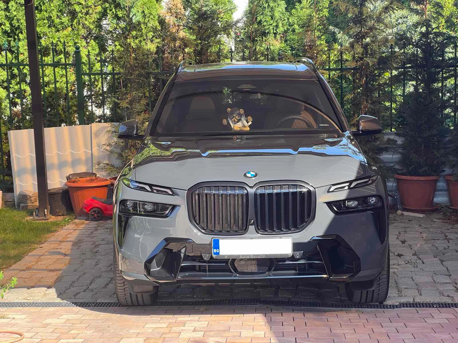 BMW X7 xDrive40i* MSPORT PRO* SKYLOUNGE* , снимка 4 - Автомобили и джипове - 54077180