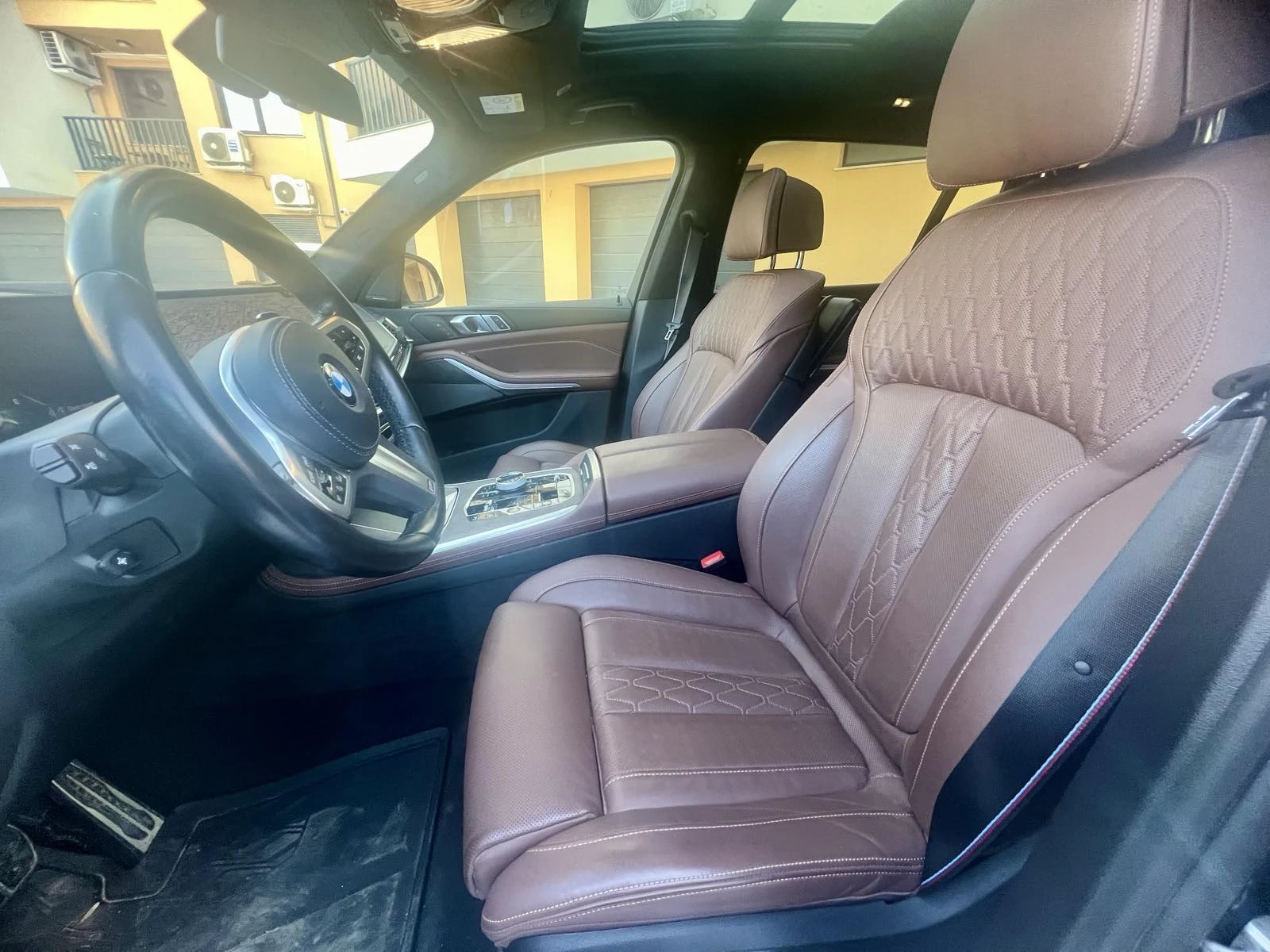 BMW X7 xDrive40i* MSPORT PRO* SKYLOUNGE* , снимка 9 - Автомобили и джипове - 54077180