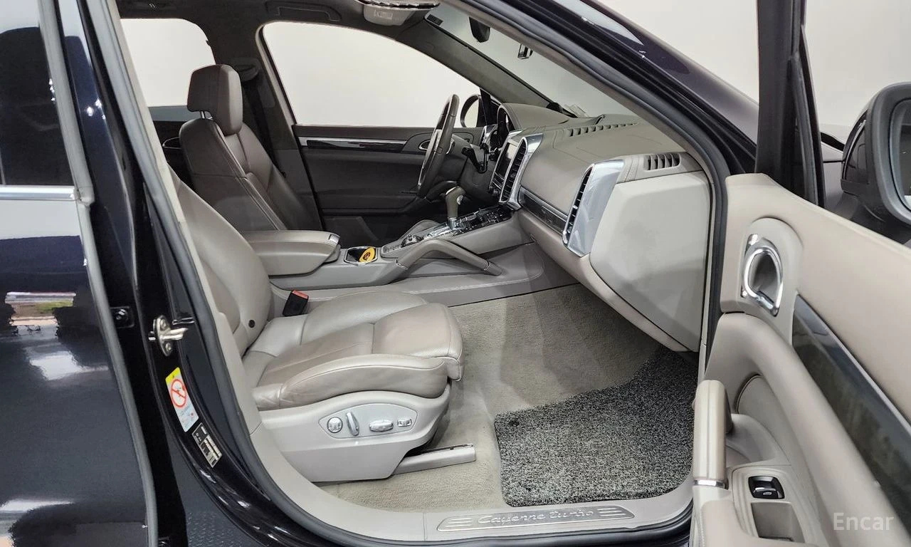 Porsche Cayenne 4.8 Turbo | ПАНОРАМА | МАСАЖ | ОБДУХВАНЕ | , снимка 11 - Автомобили и джипове - 54340668