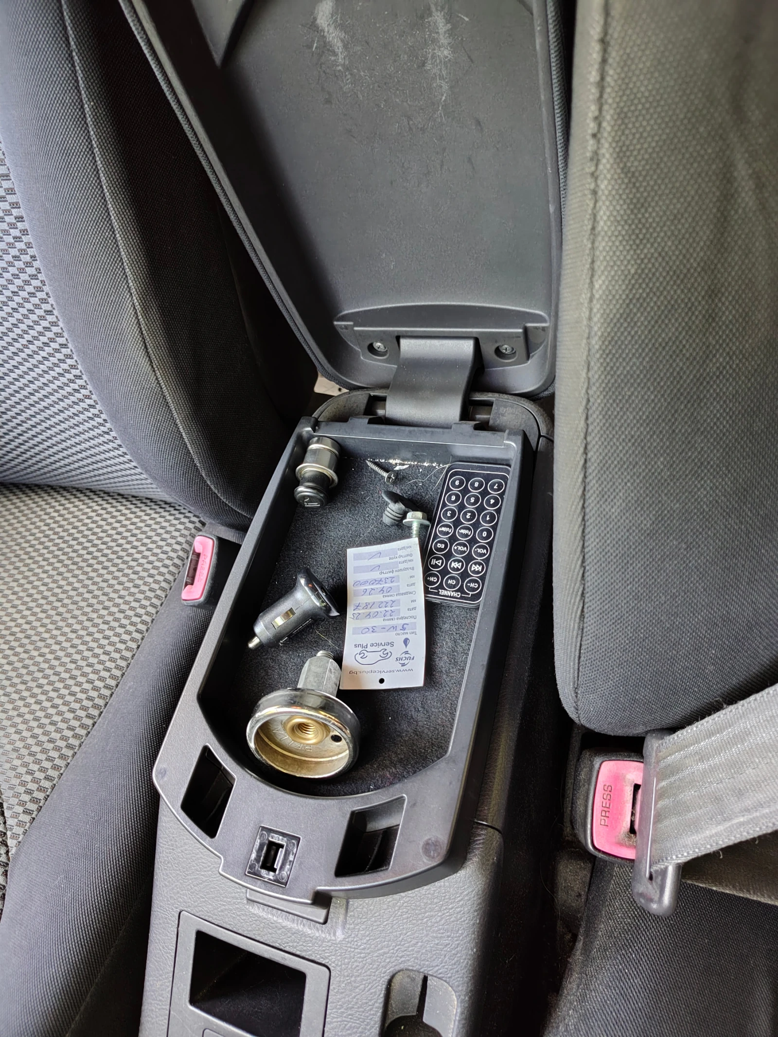 Toyota Rav4, снимка 13 - Автомобили и джипове - 54444352