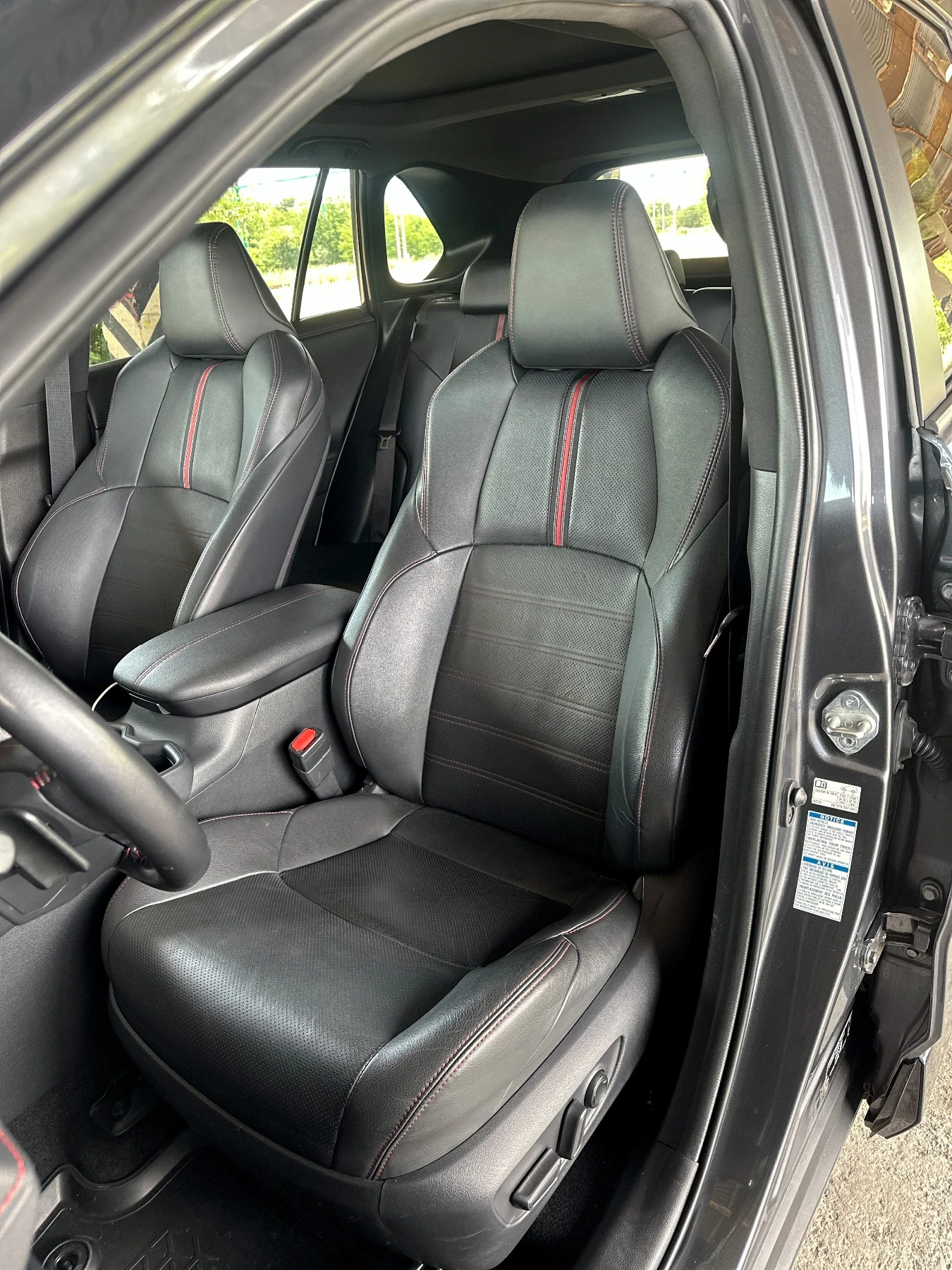 Toyota Rav4 2.5PlugIN/4x4/ГАРАНЦИЯ/ВСИЧКИ ЕКСТРИ, снимка 11 - Автомобили и джипове - 54982413