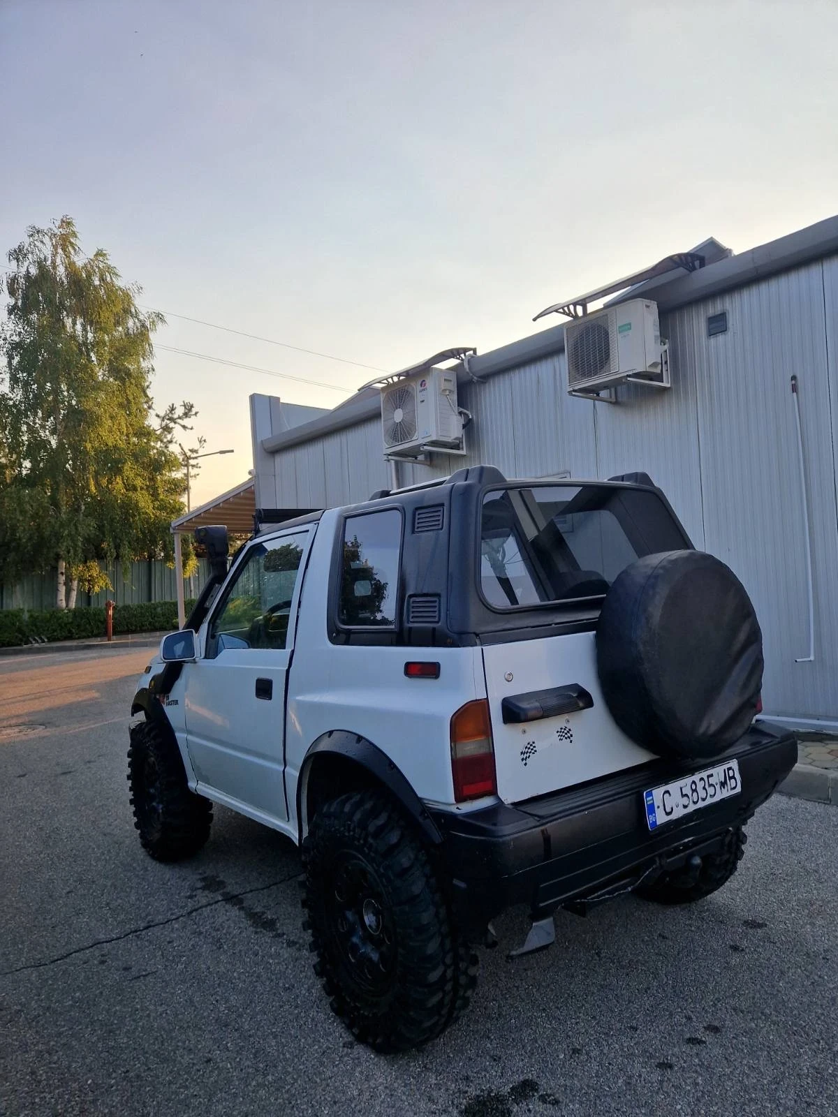 Suzuki Vitara 1.6 , снимка 3 - Автомобили и джипове - 55540653