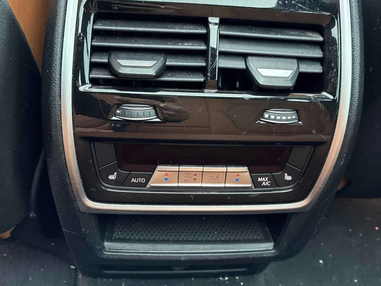 BMW X5 * xDrive40i * LASER* DIS* H/K* 360* , снимка 11 - Автомобили и джипове - 56274363
