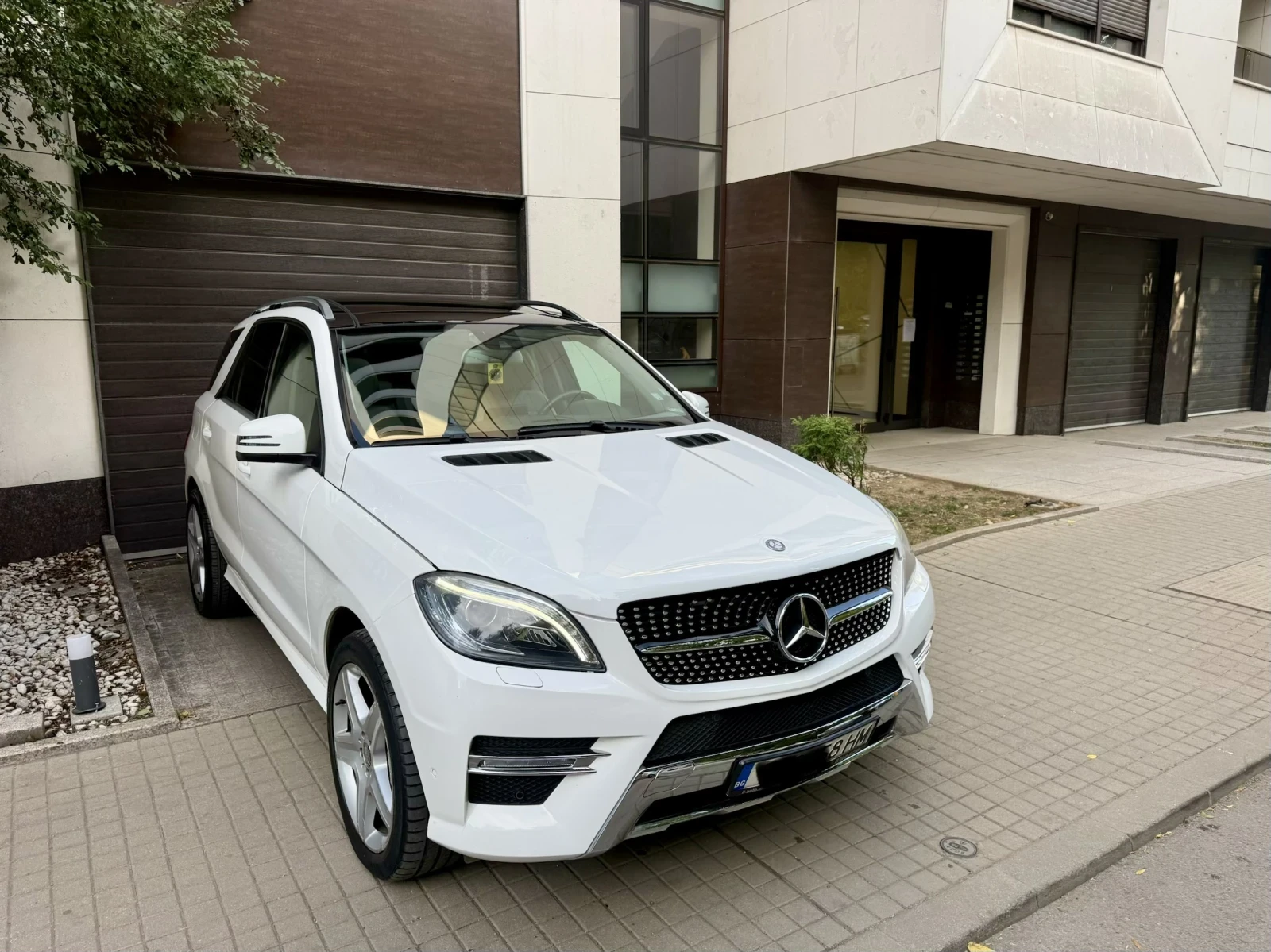 Mercedes-Benz ML 350 GLE-AMG/Панорама/Full/Exlussive, снимка 4 - Автомобили и джипове - 56316808