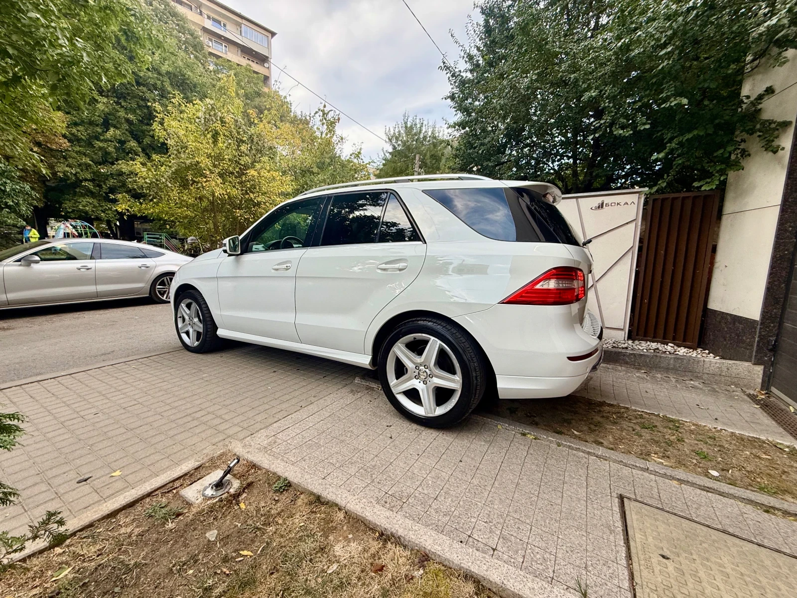 Mercedes-Benz ML 350 GLE-AMG/Панорама/Full/Exlussive, снимка 9 - Автомобили и джипове - 56316808