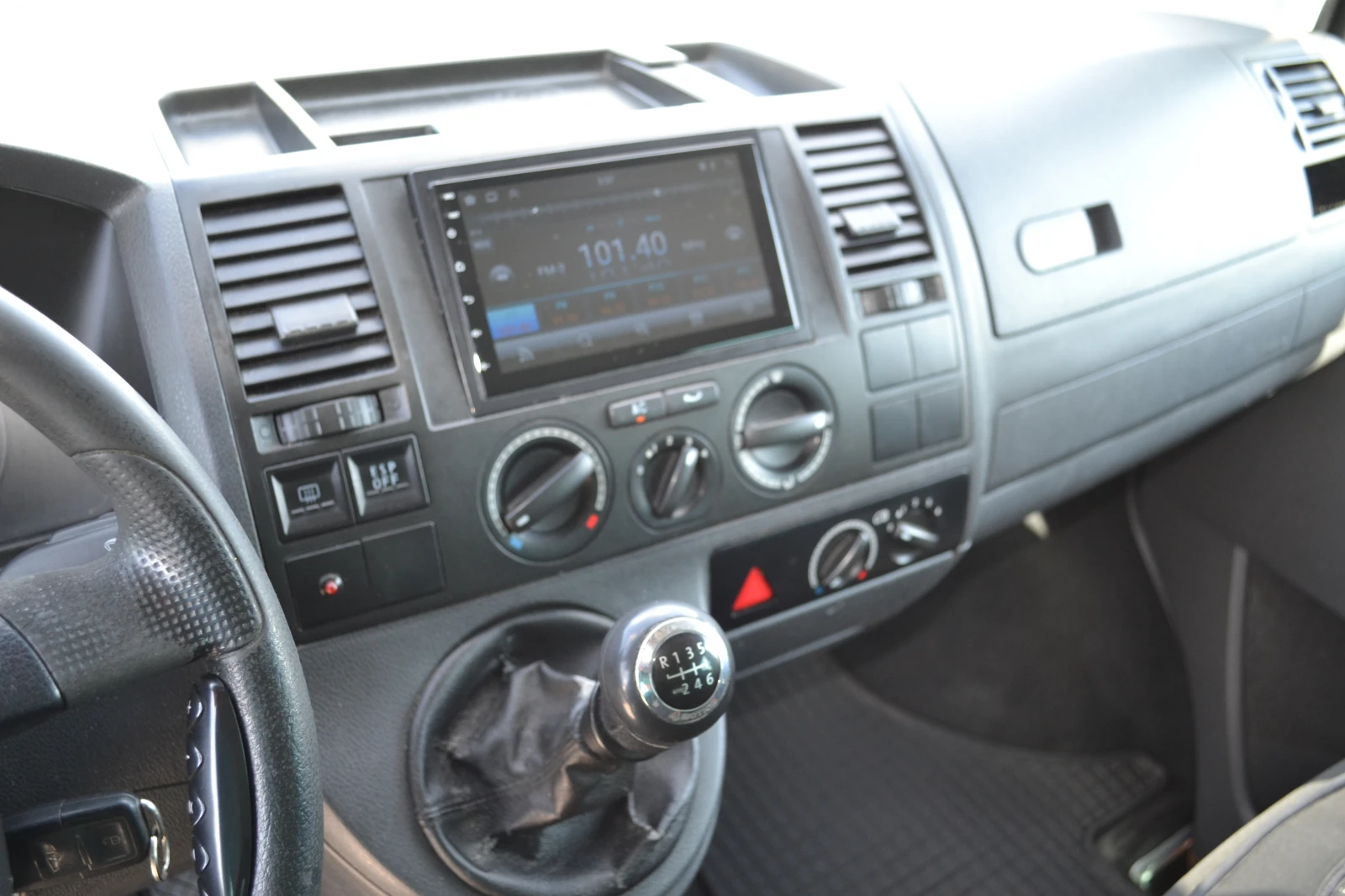 VW Multivan 2.5TDI-4-MOTION, снимка 12 - Бусове и автобуси - 55643734