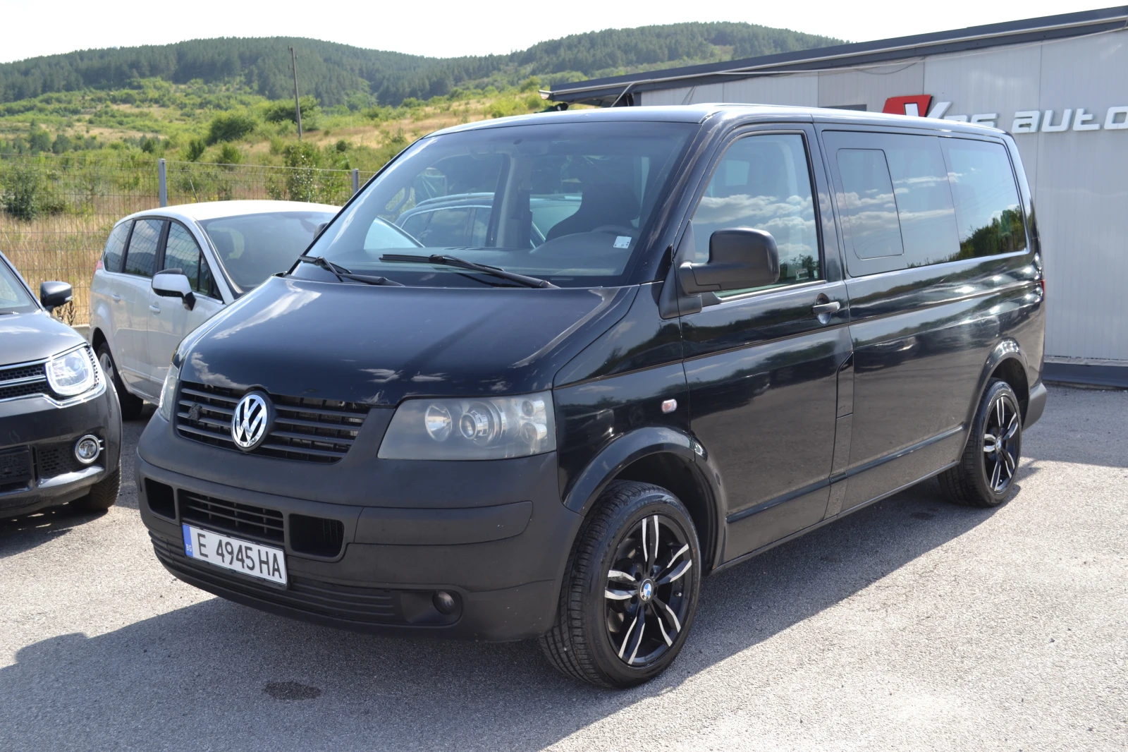 VW Multivan 2.5TDI-4-MOTION, снимка 2 - Бусове и автобуси - 55643734