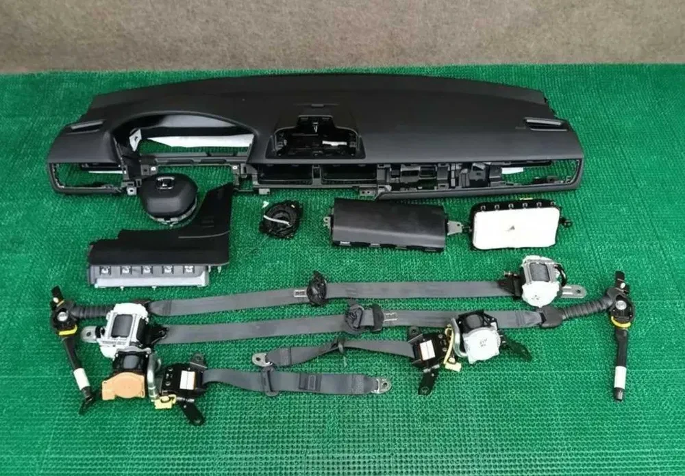 Арматурно табло колани airbag Honda CIVIC XI ot 2022