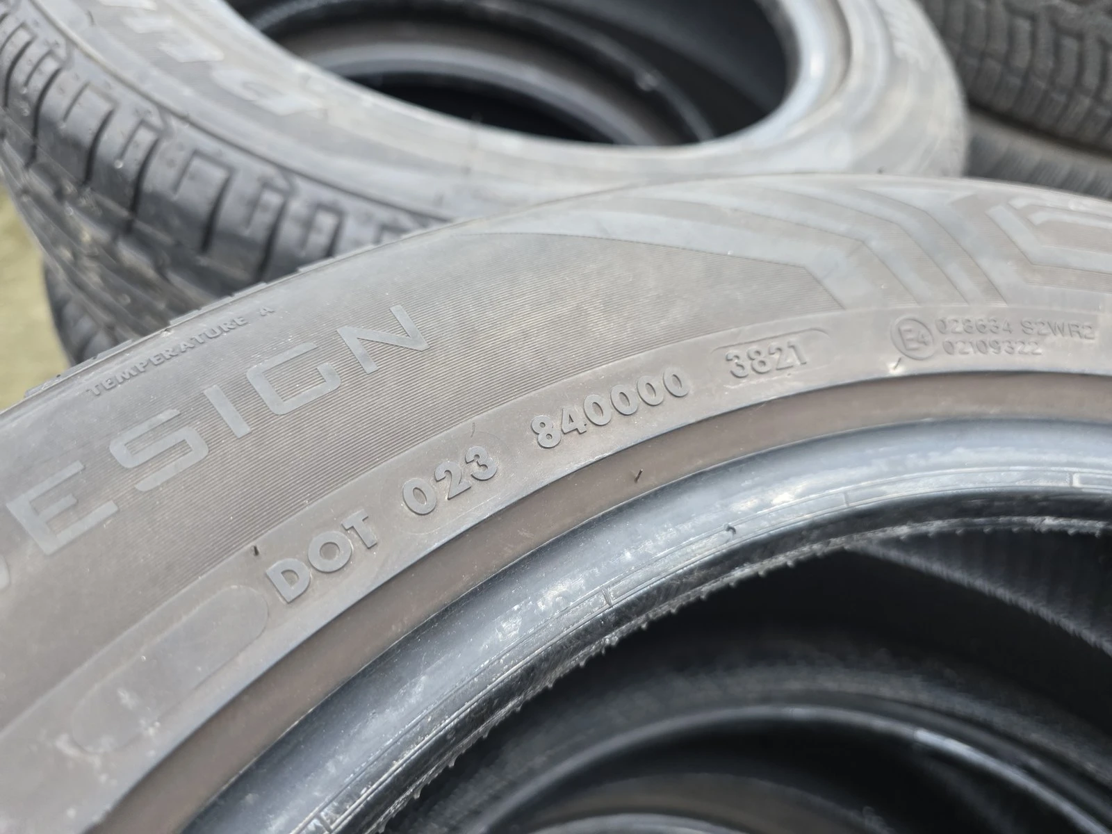 Гуми Всесезонни 235/50R19, снимка 8 - Гуми и джанти - 56725173