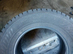 Гуми Зимни 235/65R16, снимка 6 - Гуми и джанти - 48636170