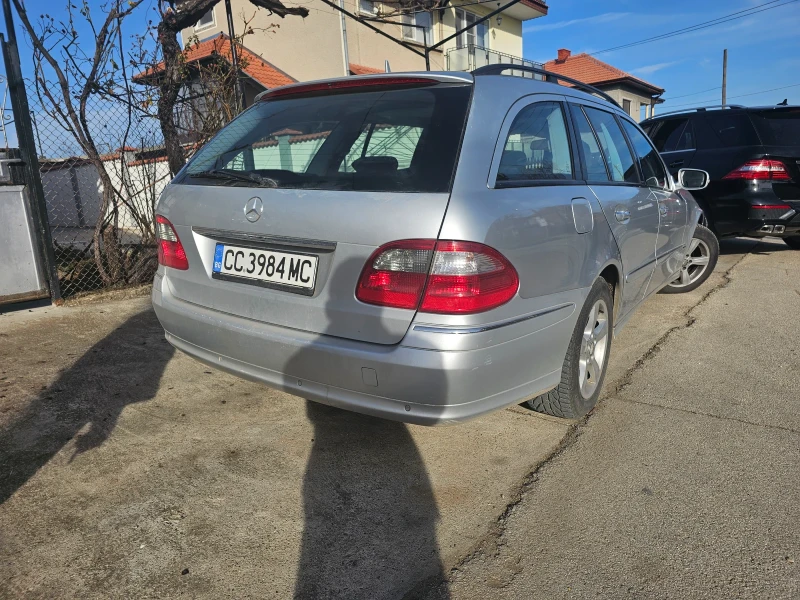 Mercedes-Benz E 220, снимка 4 - Автомобили и джипове - 47957454