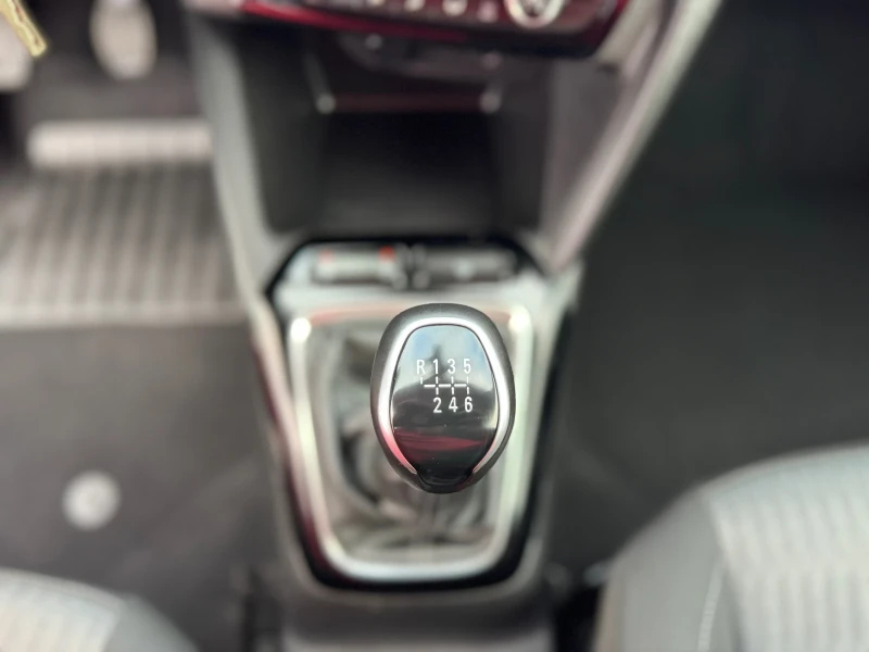 Opel Corsa 1.5CDTI, снимка 12 - Автомобили и джипове - 52381785