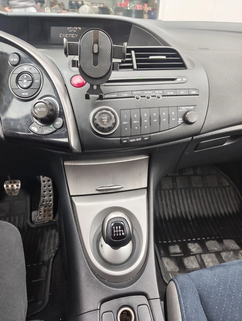 Honda Civic 1.4i, снимка 2 - Автомобили и джипове - 53457411