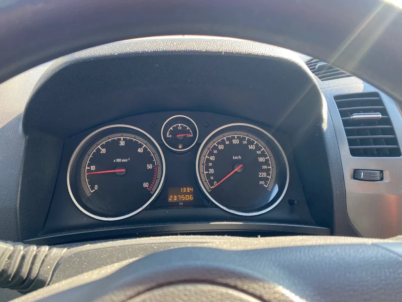 Opel Zafira 1.9CDTI 7 местен - 5700 лв. - 72601000 | Car24.bg
