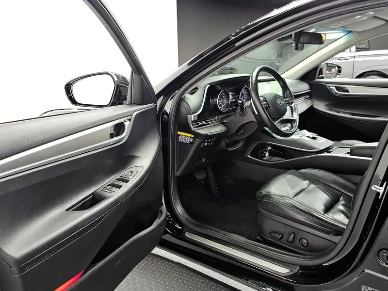 Hyundai Grandeur 3.3 Premium, снимка 11 - Автомобили и джипове - 53342153