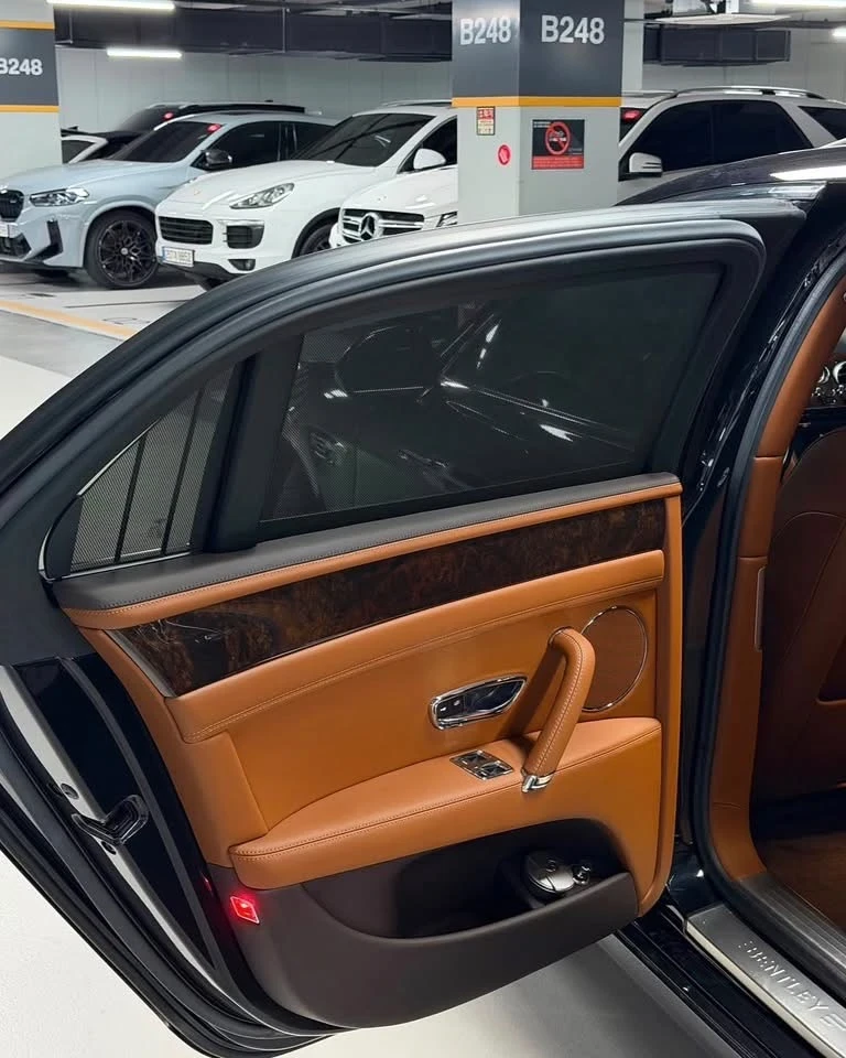 Bentley Flying Spur 4.0* КОЖА* ПОДГРЕВ* ОБДУХВАНЕ* НАВИ* КАМЕРА, снимка 9 - Автомобили и джипове - 55983709