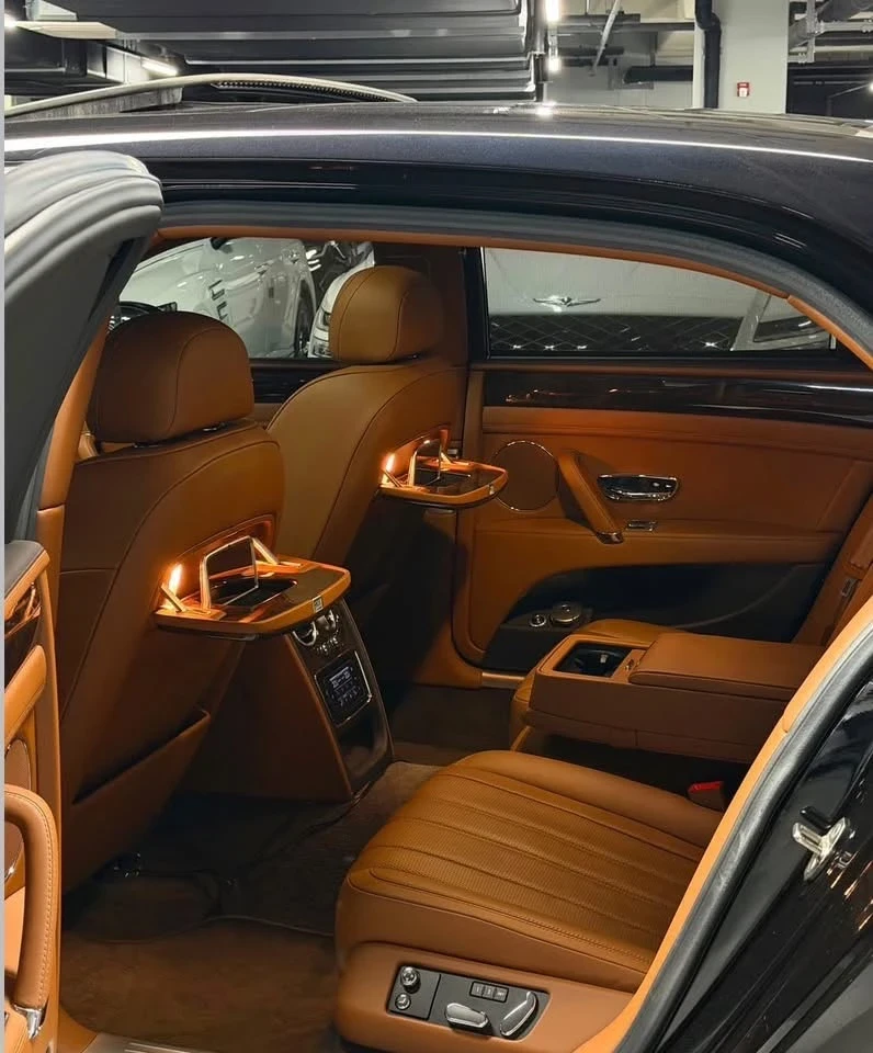 Bentley Flying Spur 4.0* КОЖА* ПОДГРЕВ* ОБДУХВАНЕ* НАВИ* КАМЕРА, снимка 7 - Автомобили и джипове - 55983709