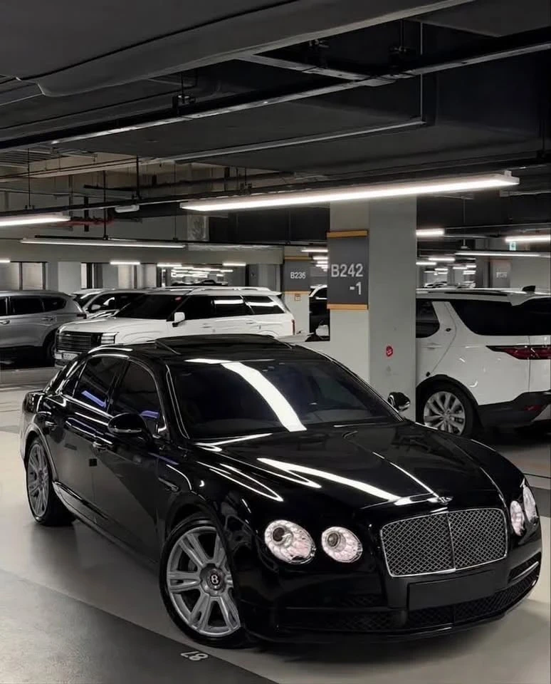 Bentley Flying Spur 4.0* КОЖА* ПОДГРЕВ* ОБДУХВАНЕ* НАВИ* КАМЕРА, снимка 2 - Автомобили и джипове - 55983709