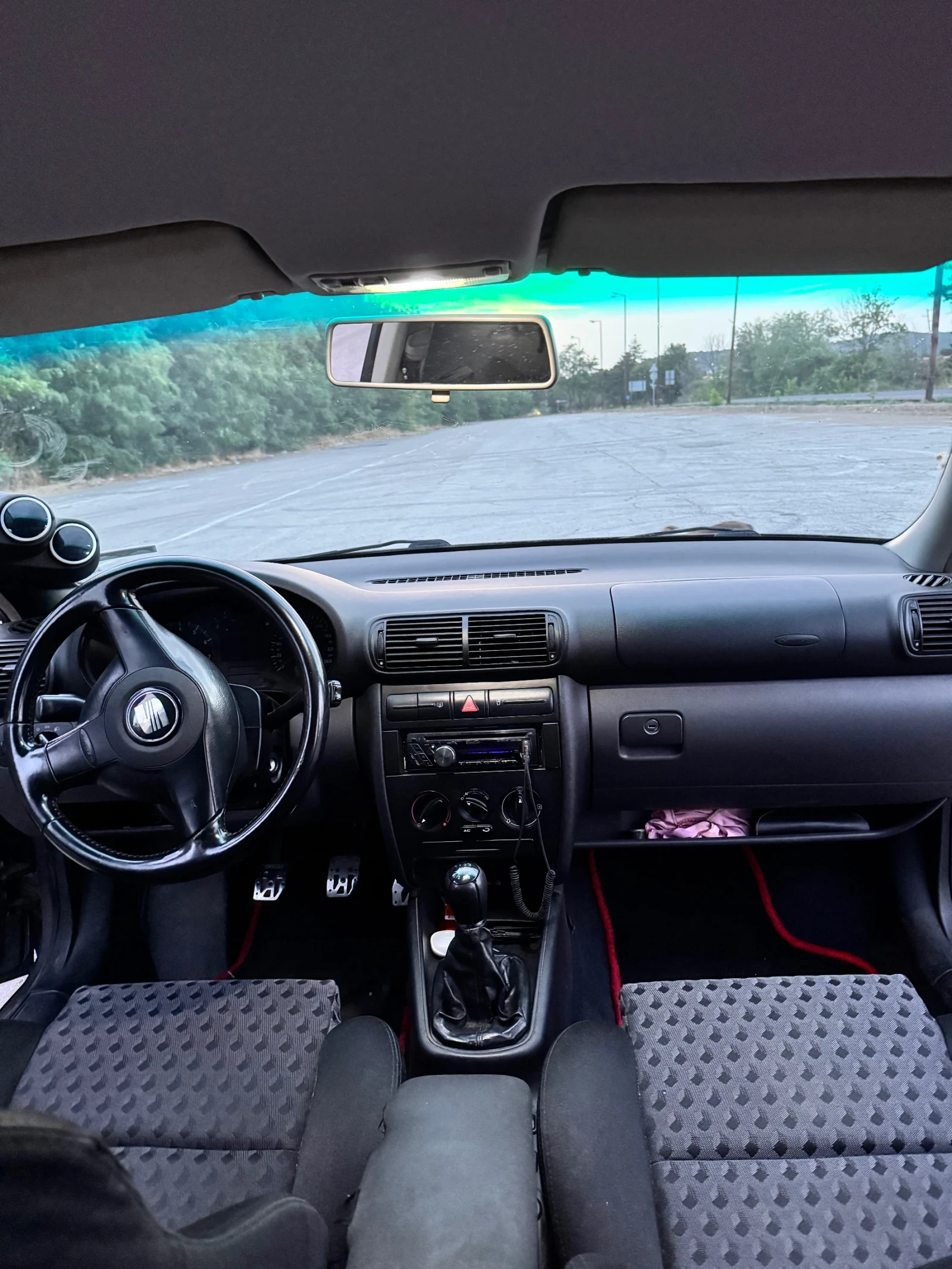 Seat Leon 1.8Турбо - изображение 9