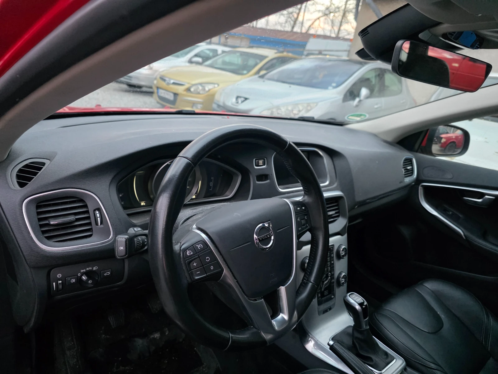 Volvo V40 2.0 D FULL  - изображение 7