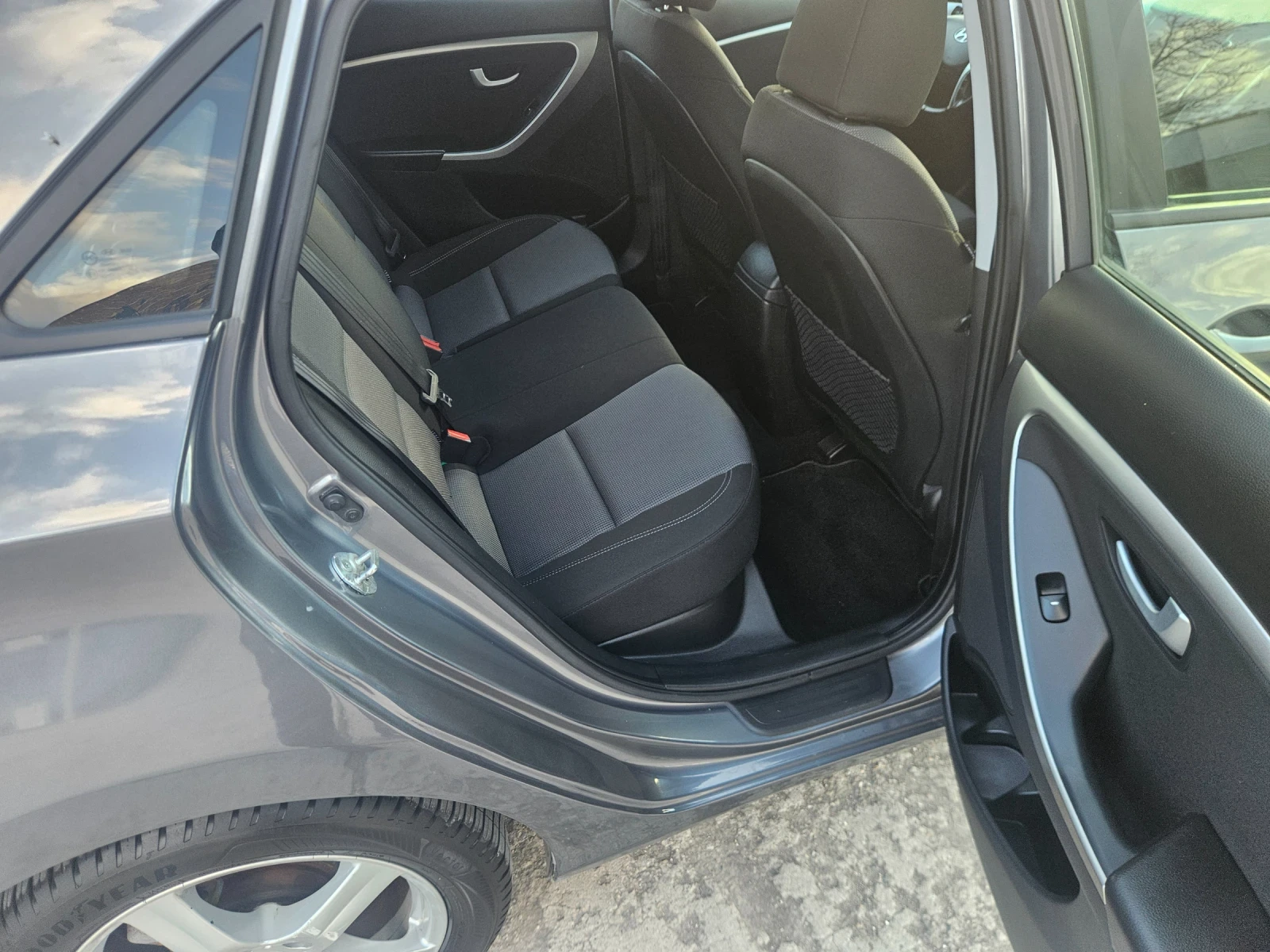 Hyundai I30 94000/km, снимка 15 - Автомобили и джипове - 54100999