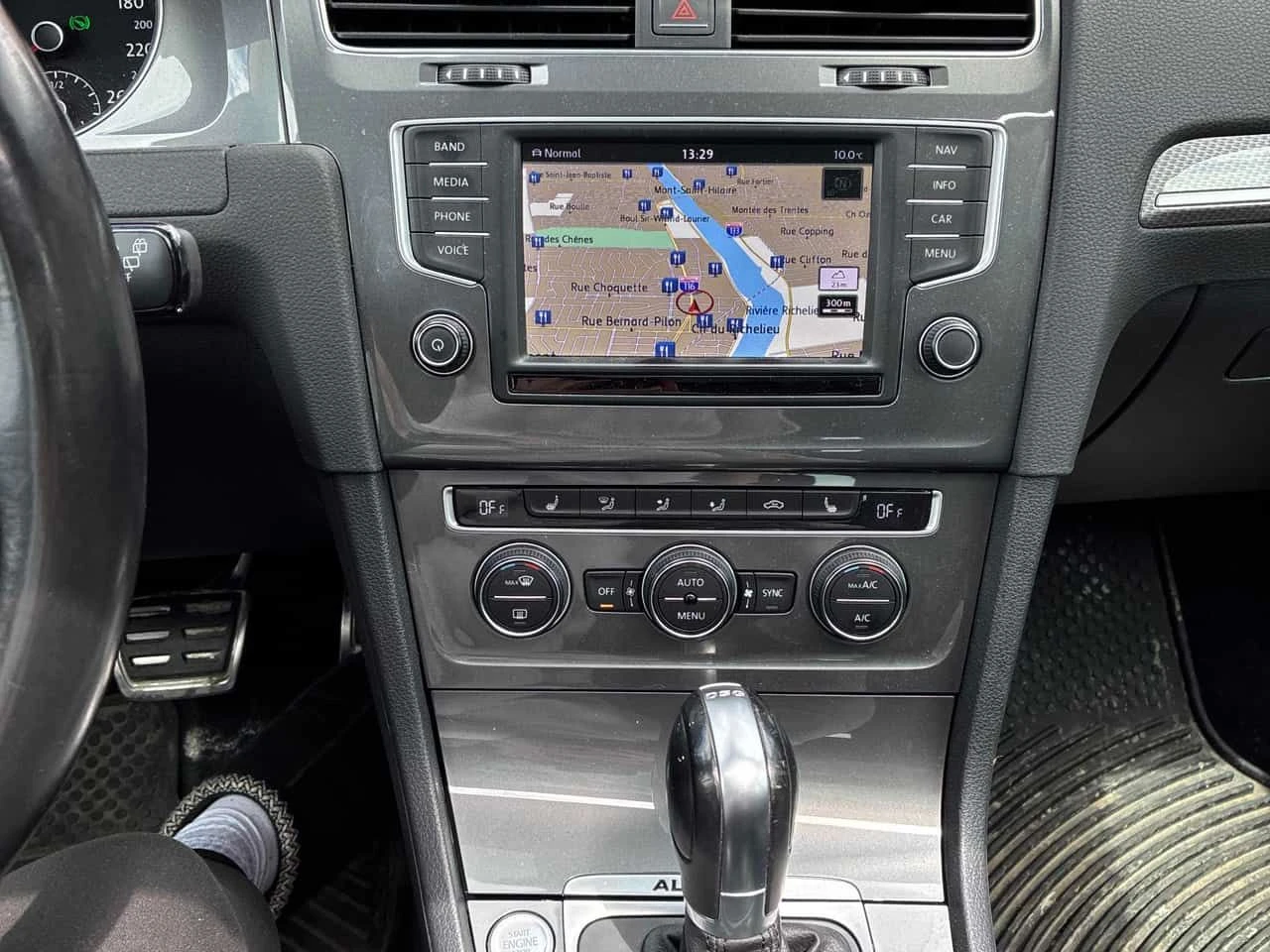 VW Golf * 4dr Wgn * PANO* KEYLESS* ПОДГРЕВ* , снимка 9 - Автомобили и джипове - 54514369