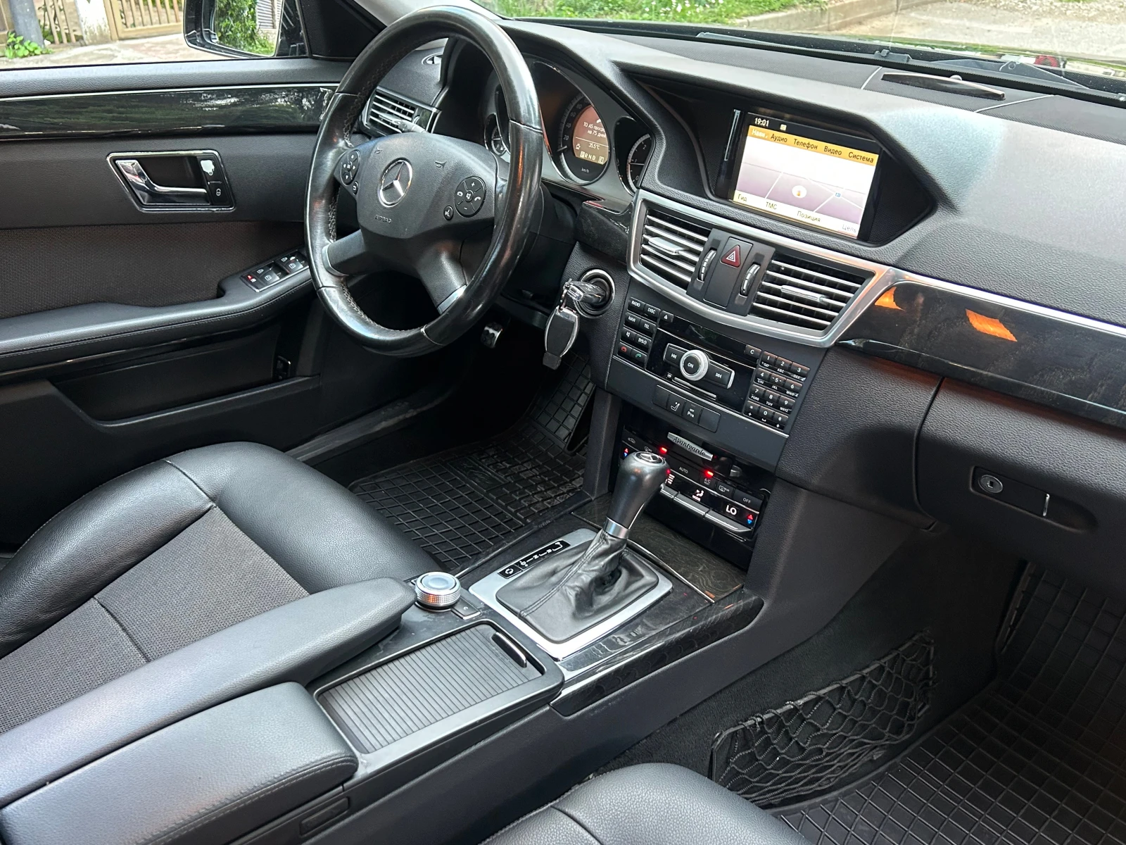 Mercedes-Benz E 250 2.2 204К, снимка 11 - Автомобили и джипове - 54681179