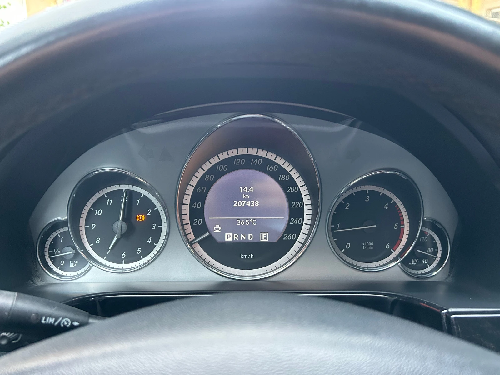 Mercedes-Benz E 250 2.2 204К, снимка 13 - Автомобили и джипове - 54681179