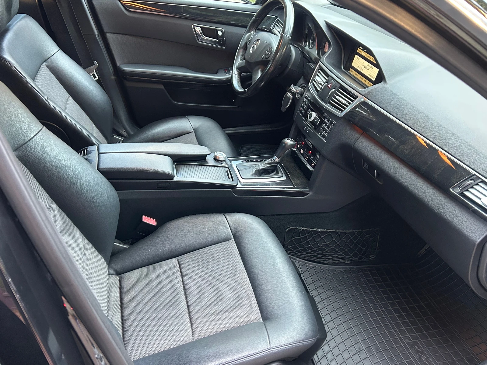Mercedes-Benz E 250 2.2 204К, снимка 10 - Автомобили и джипове - 54681179