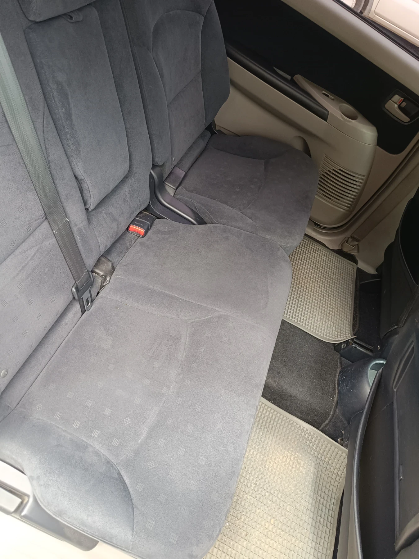 Mitsubishi Grandis, снимка 9 - Автомобили и джипове - 54682874
