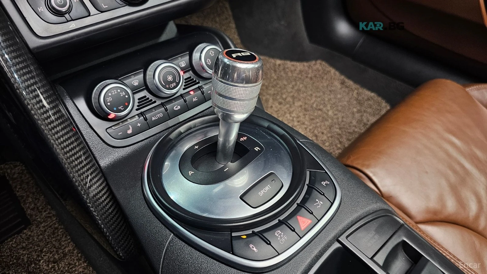 Audi R8 V10* 5.2* Spyder* ПОДГРЕВ* КОЖА* , снимка 10 - Автомобили и джипове - 54869374