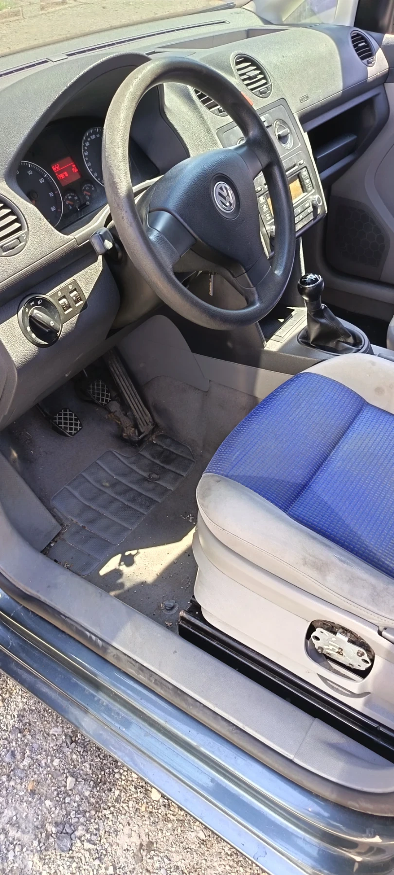 VW Caddy, снимка 13 - Автомобили и джипове - 55359492