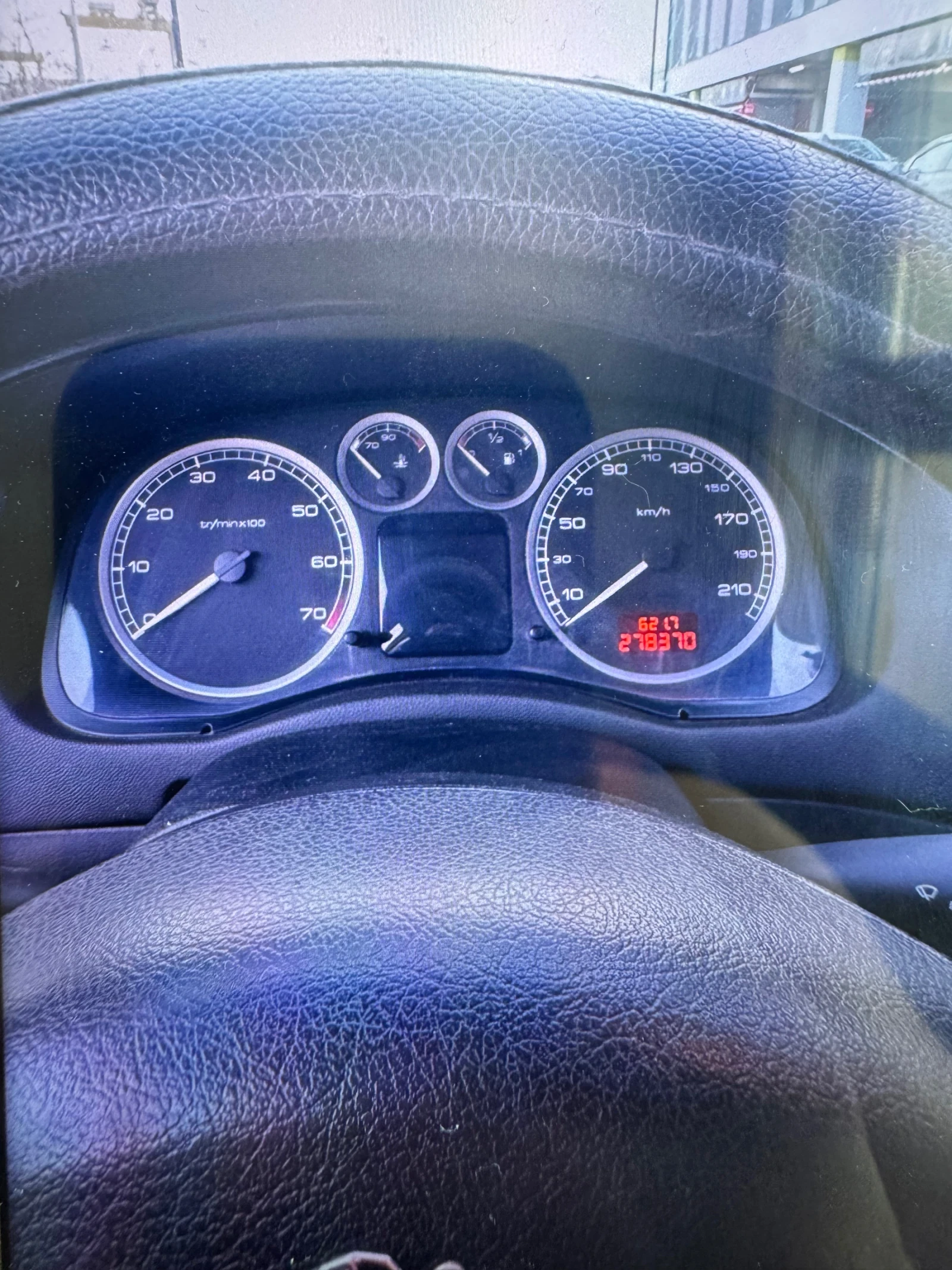 Peugeot 307 2.0 136 Бензин газ, снимка 12 - Автомобили и джипове - 55517586